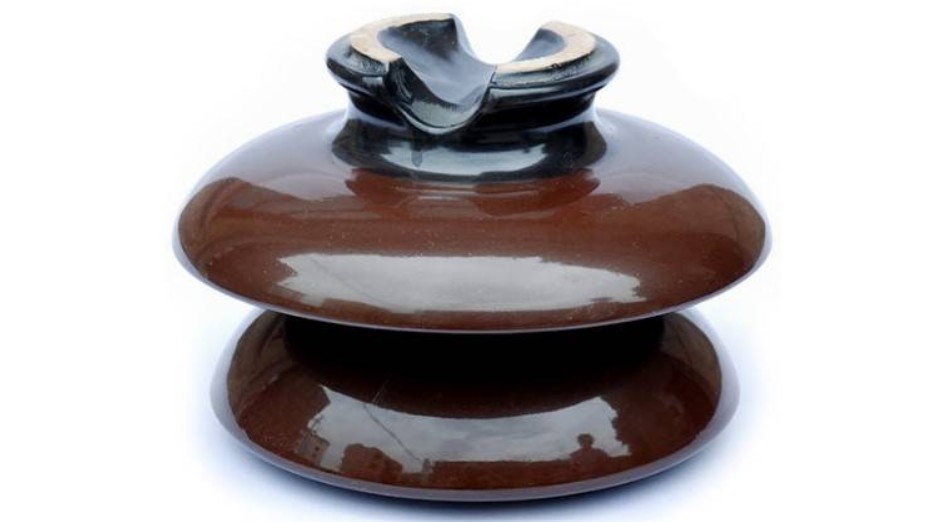 AISLADORES DE PORCELANA